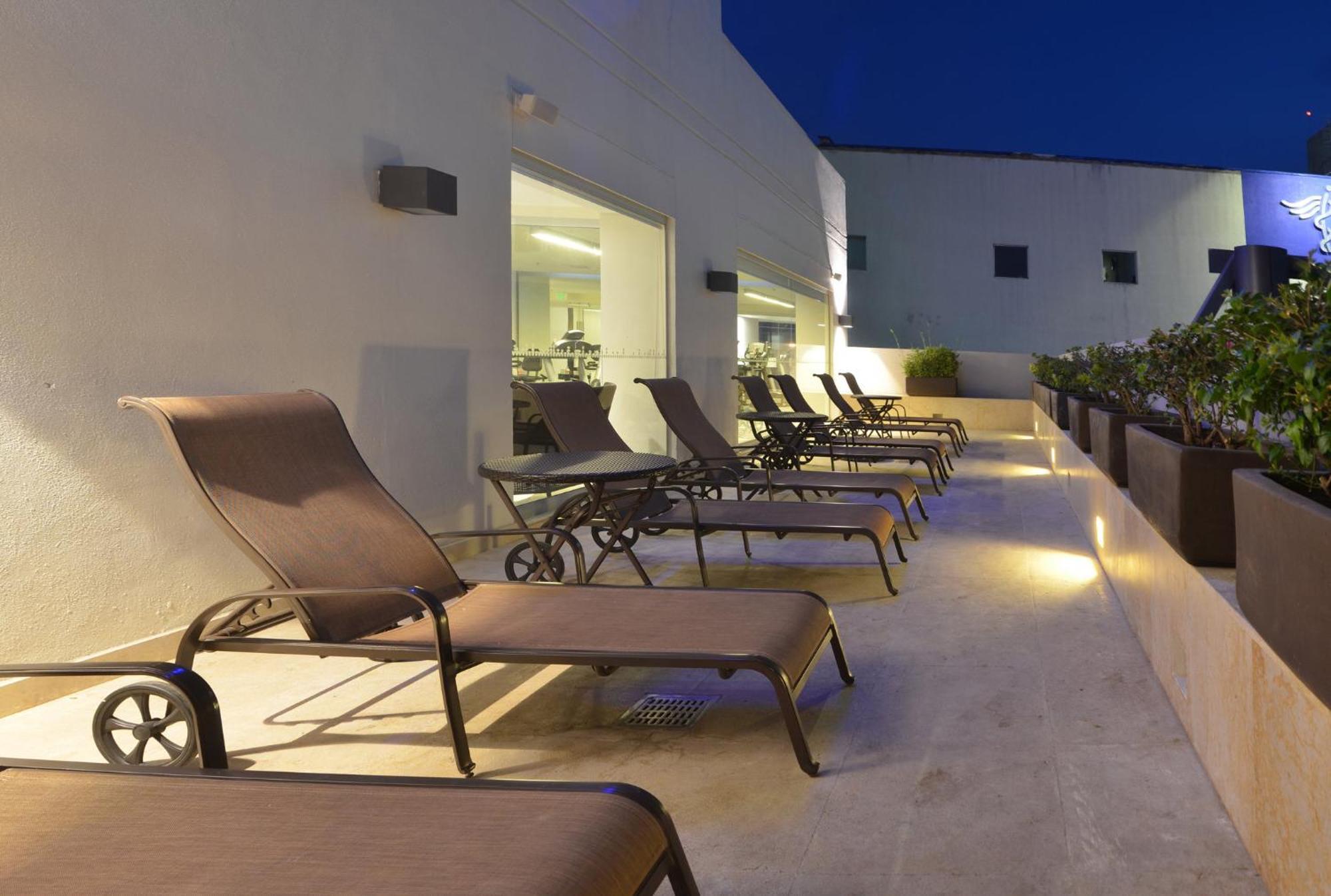 Holiday Inn Express Puerto Vallarta By Ihg Buitenkant foto